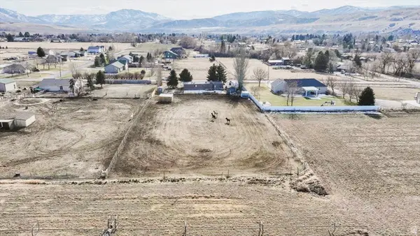 65 E 8800 S, Paradise, UT 84328