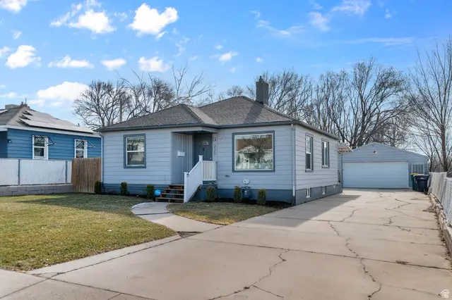 230 S Lakeview Dr E, Clearfield, UT 84015 - Image #2