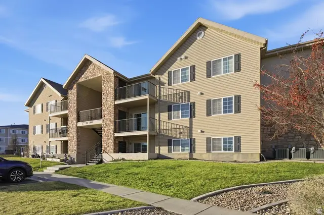 1936 N Crest Rd, Saratoga Springs, UT 84045 - #1