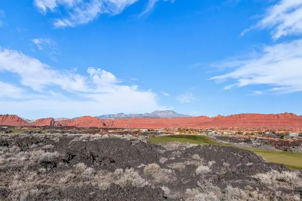 2442 S South Village Dr #8B, Santa Clara, UT 84765