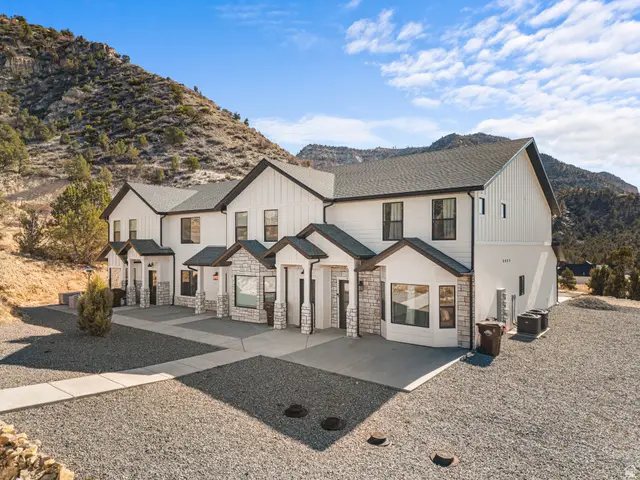 421 E White Sands Way #B, Orderville, UT 84758 - #2