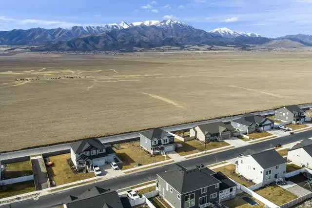 4665 N Eyrie Peak Ln E, Eagle Mountain, UT 84005 - #3