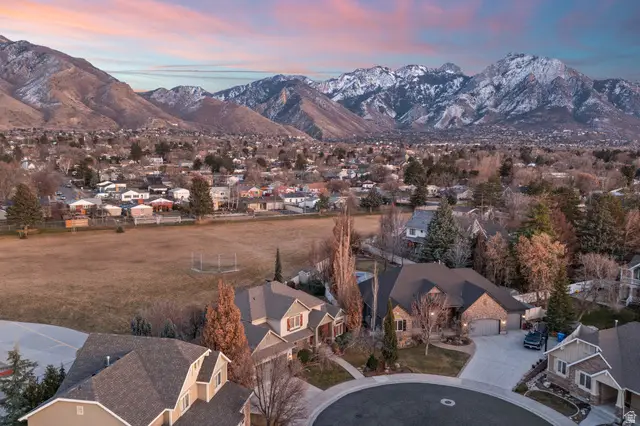 2439 E Woodwillow Cir, Salt Lake City, UT 84109 - Image #2