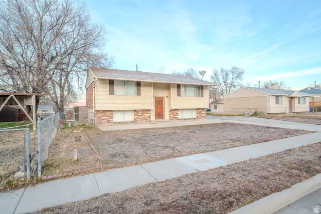 10522 S Amaryllis St, Sandy, UT 84094 - Image #3