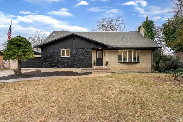 399 S Stirling Dr E, Fruit Heights, UT 84037 - Image #2