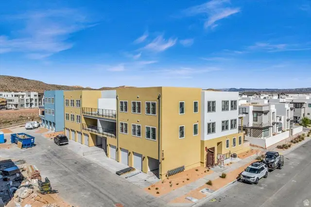 747 W Periwinkle Ln #302, Saint George, UT 84790 - #1