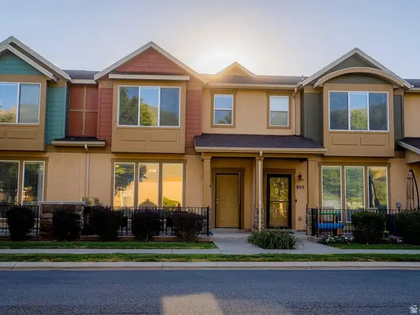 929 N Farmington Xing, Farmington, UT 84025