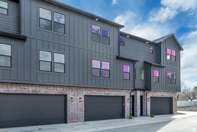 7633 S Woodtrail Way E, Sandy, UT 84047 - #1