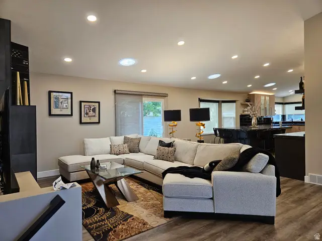 151 E Emilee Kaye Cir, Sandy, UT 84070 - Image #2