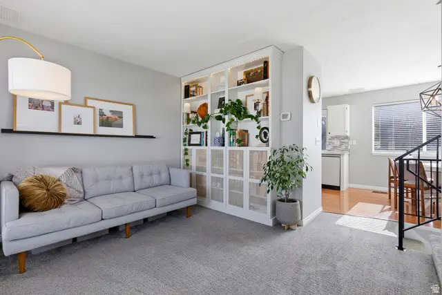 1048 E Cherry Ln, Layton, UT 84040 - Image #2