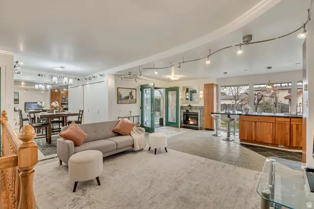 635 E Pioneer Ave S, Sandy, UT 84070 - #2