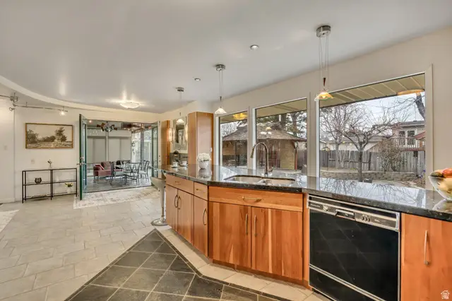 635 E Pioneer Ave S, Sandy, UT 84070 - #3