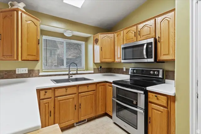 1857 N 50 W, Layton, UT 84041 - #3