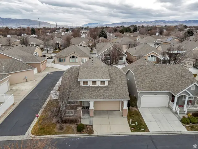 1533 W Homecoming Ave, South Jordan, UT 84095 - #2