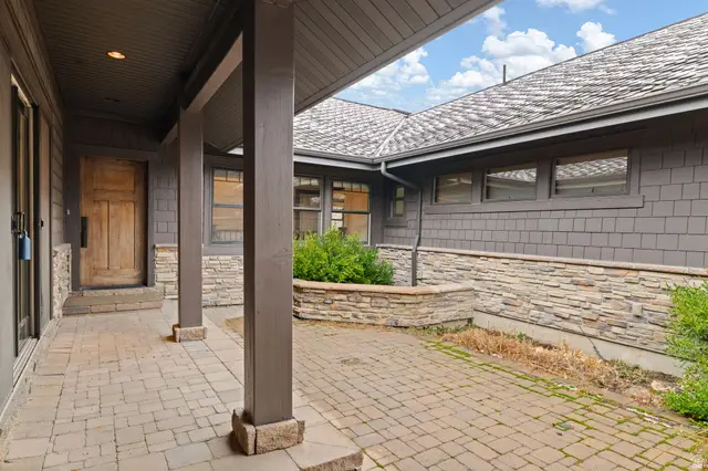 121 N Oakwood Cir, Springville, UT 84663 - #3