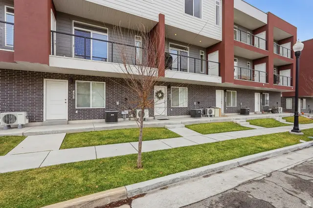 434 E Depot St S, Clearfield, UT 84015 - #2