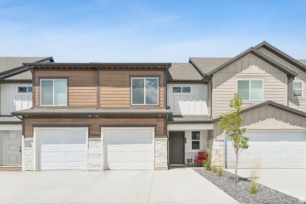 1694 W 2975 S #D, Syracuse, UT 84075