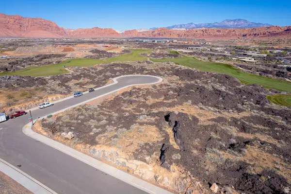 2417 Lava Vista Dr #9, Santa Clara, UT 84765