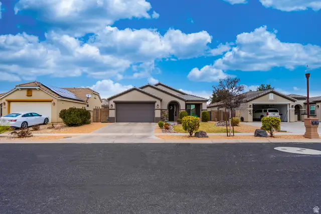 2701 E Upper Canyon Dr, Washington, UT 84780 - #2