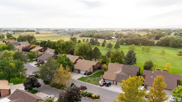 38 N White Barn Dr W, Pleasant View, UT 84414 - #2