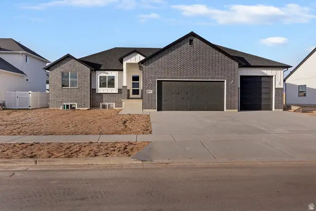 2076 W 800 S, Layton, UT 84041 - #1