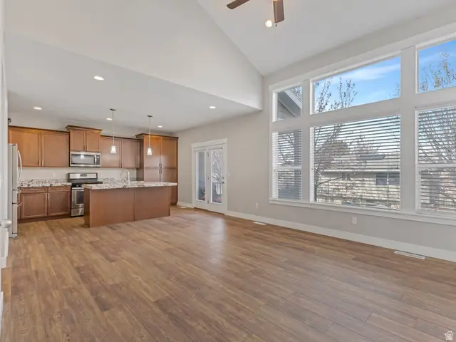 1376 W Wallsburg Dr S, Taylorsville, UT 84123 - #3