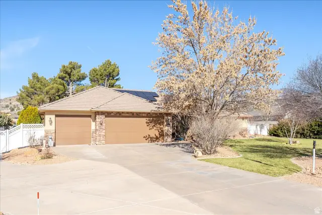 1112 W Sapphire, Diamond Valley, UT 84770 - #2