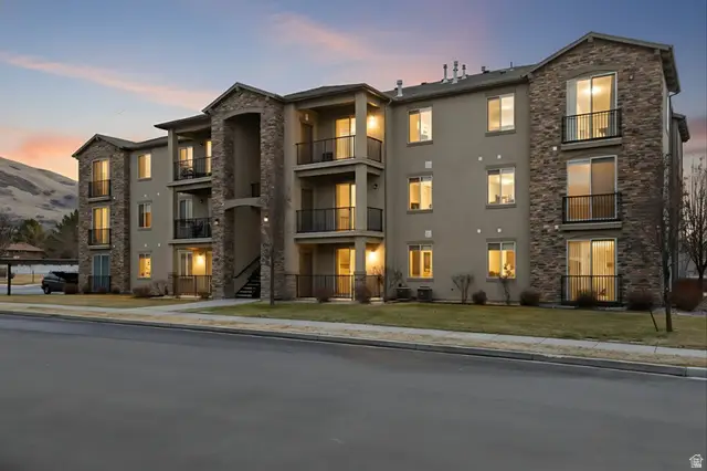 281 W 650 N #B, Centerville, UT 84014 - #1