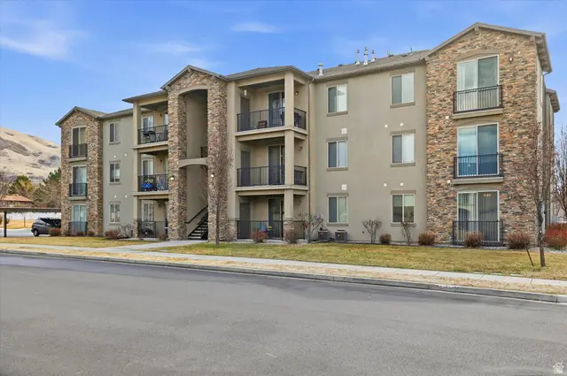 281 W 650 N #B, Centerville, UT 84014 - #2