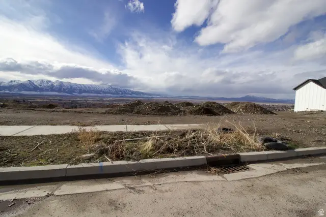 129 N Sherwood Dr #5, Providence, UT 84332 - #2