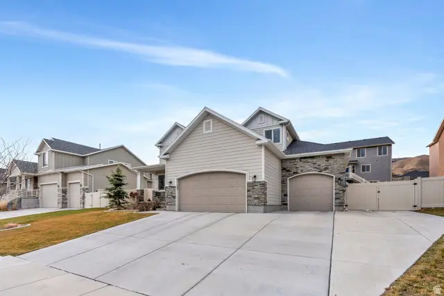 213 W Wildwood Dr, Saratoga Springs, UT 84045 - #3