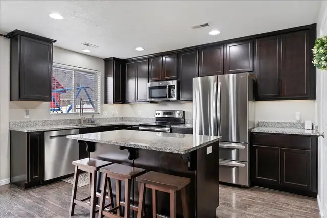 3570 S Creek Side Ln, Syracuse, UT 84075 - #3