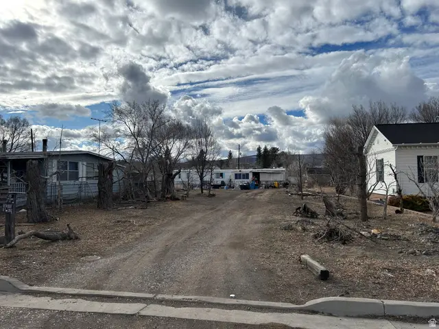 67 N 300 W, Panguitch, UT 84759 - #1
