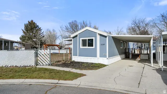 11265 S Crescent Park Cir E, Sandy, UT 84094 - #2