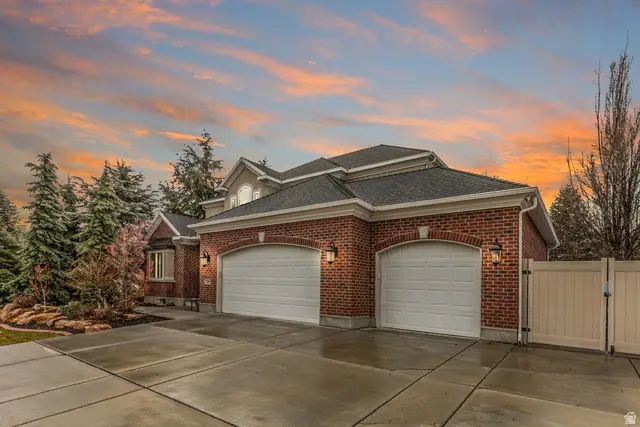 3285 W Black Hawk Dr, South Jordan, UT 84095 - #3