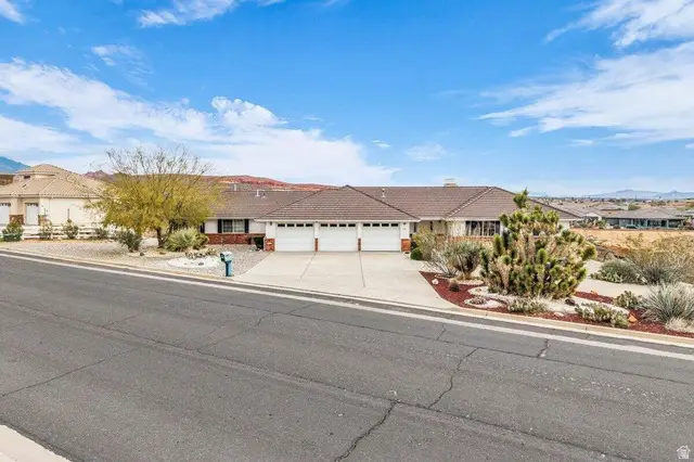 976 N Quail Ridge Dr, Washington, UT 84780 - #1