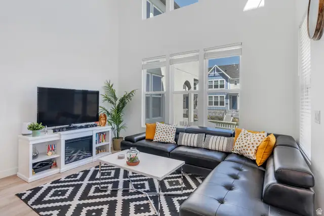 11607 S Dorian Dr, South Jordan, UT 84009 - #3