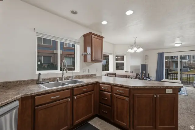 8229 S Resaca Dr #D3, Sandy, UT 84070 - #3