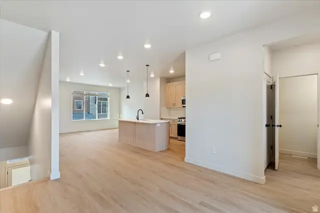 1172 N Meridian Ln #127, North Salt Lake, UT 84054 - #3