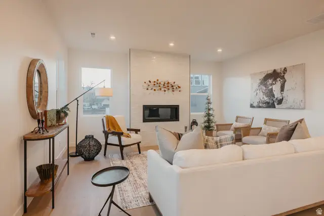 5215 S Paramount Dr, Riverdale, UT 84405 - #3