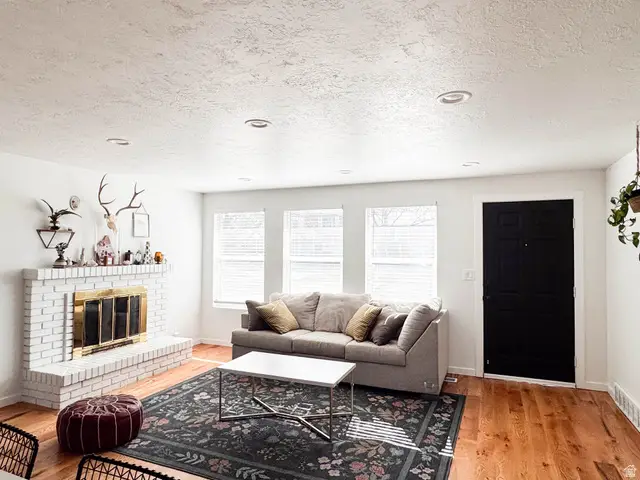 375 E 10560 S, Sandy, UT 84070 - #2