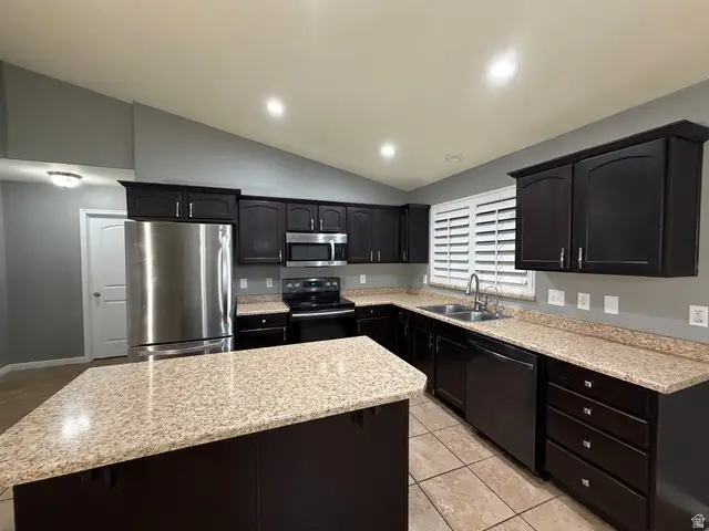 6092 W Haven Ridge Way, West Valley City, UT 84128 - #3