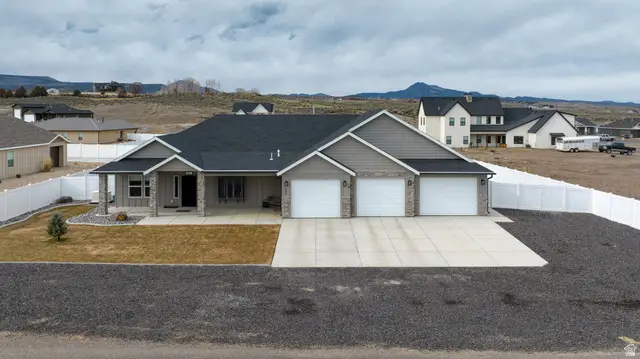 659 N Creekview Dr, Panguitch, UT 84759 - #1