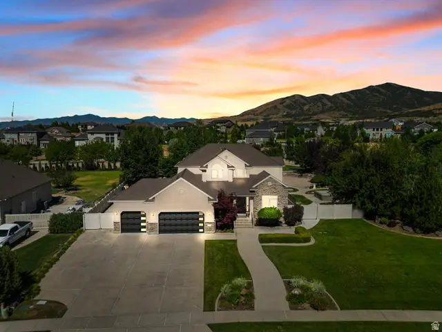 11597 N Sunset Hills Dr, Highland, UT 84003 - #2
