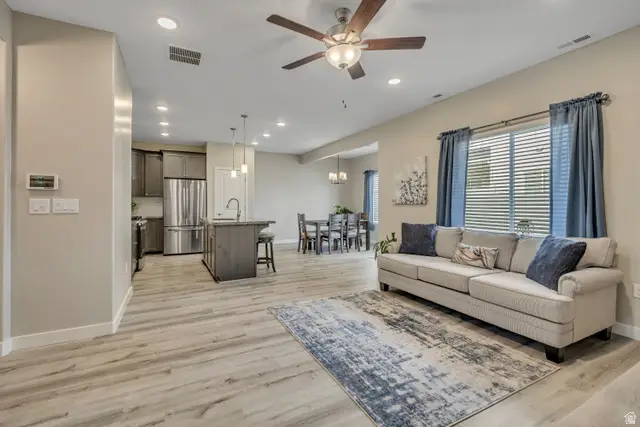 4240 W Anasazi Ct, Riverton, UT 84096 - #2