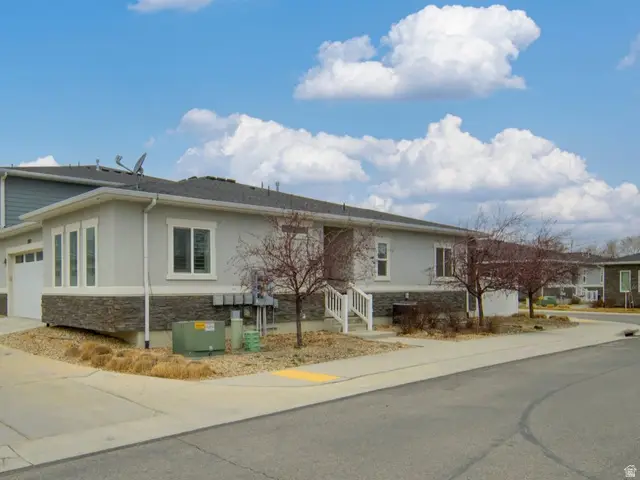 1383 W Bridal Veil Dr, Riverton, UT 84065 - #2