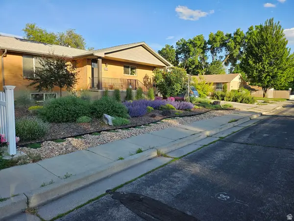 3151 S Green St, Salt Lake City, UT 84106