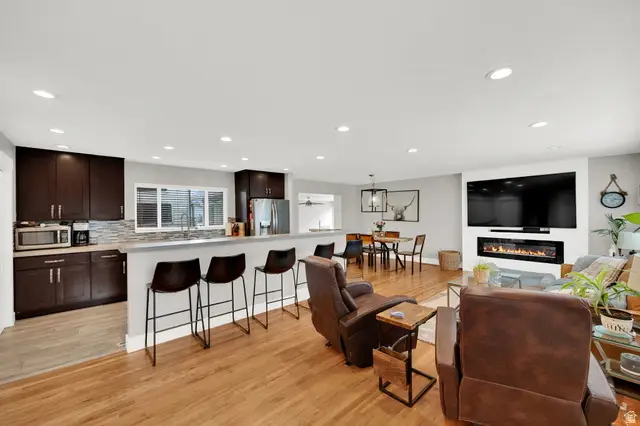 487 E 9270 S, Sandy, UT 84070 - #2