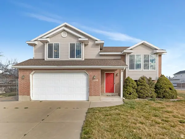 1248 W 2400 N, Clinton, UT 84015