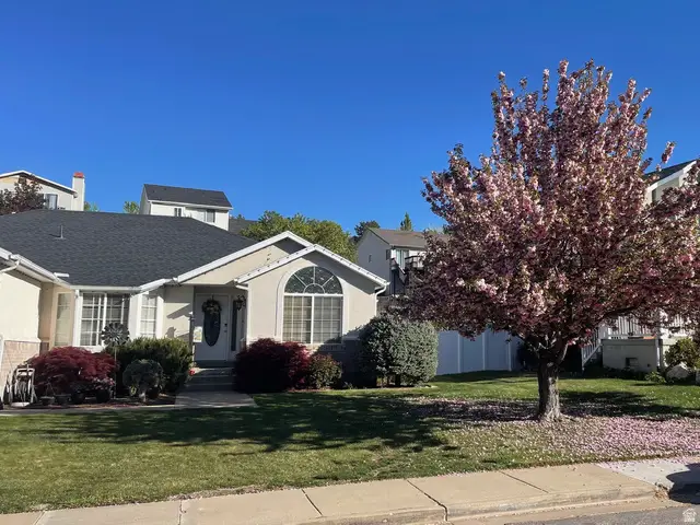 2353 Canyon View Dr, Layton, UT 84040 - #2